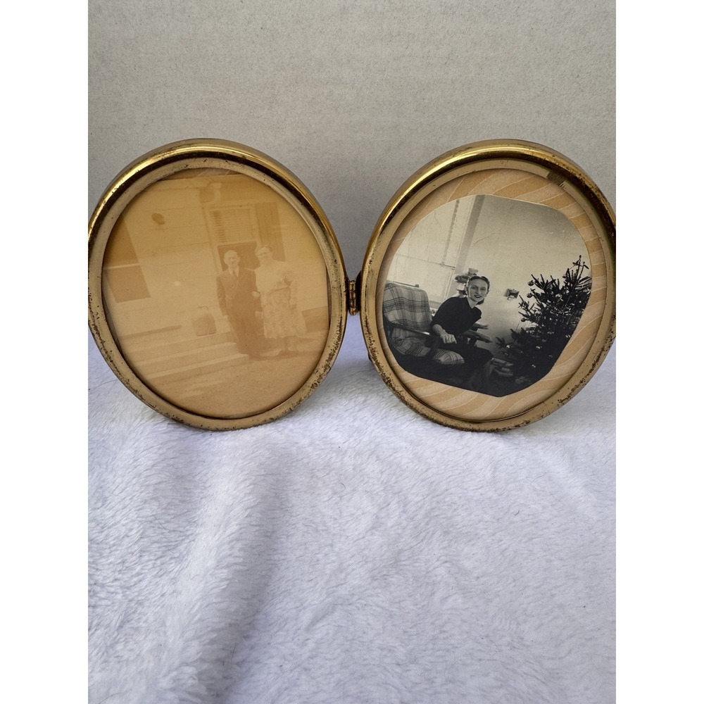 Ornate‎ Gold-Plated Photo Frame With Two Sides And Black And White Photos